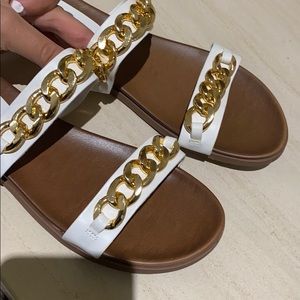 Tahari Sandals NWOT